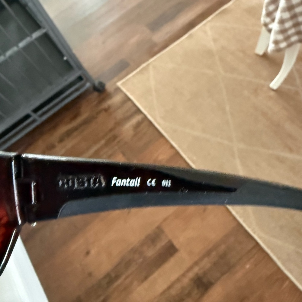 Costa Fantail Sunglasses - Picture 2 of 3